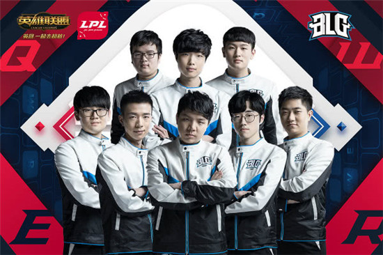 示了足球比 示了足球比